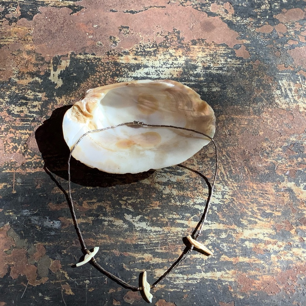 Vintage Liquid Silver and Mother of Pearl Zuni Fetish Dove Bird Necklace